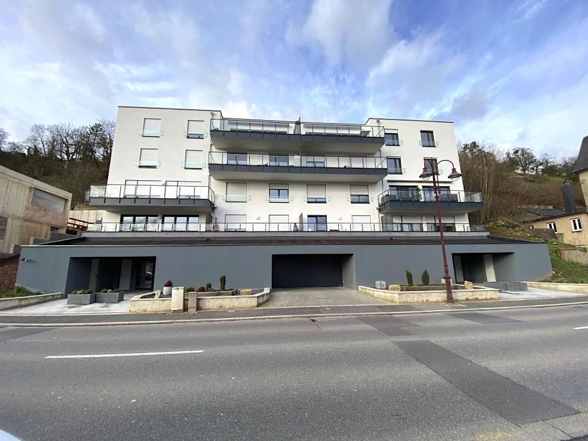 2879380_1.jpg