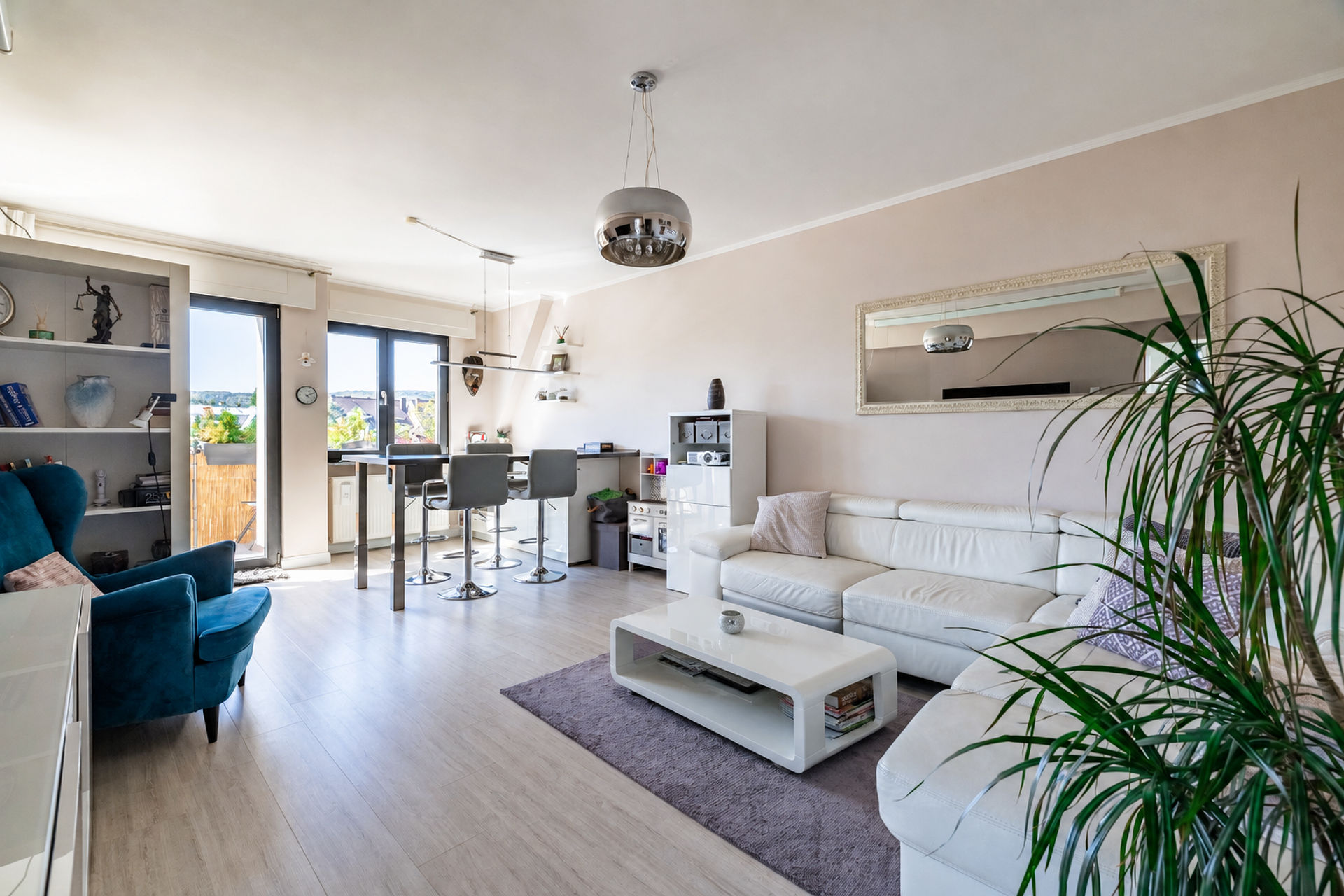 10 RDB - Photo of Living room (Hero Cover Photo).png
